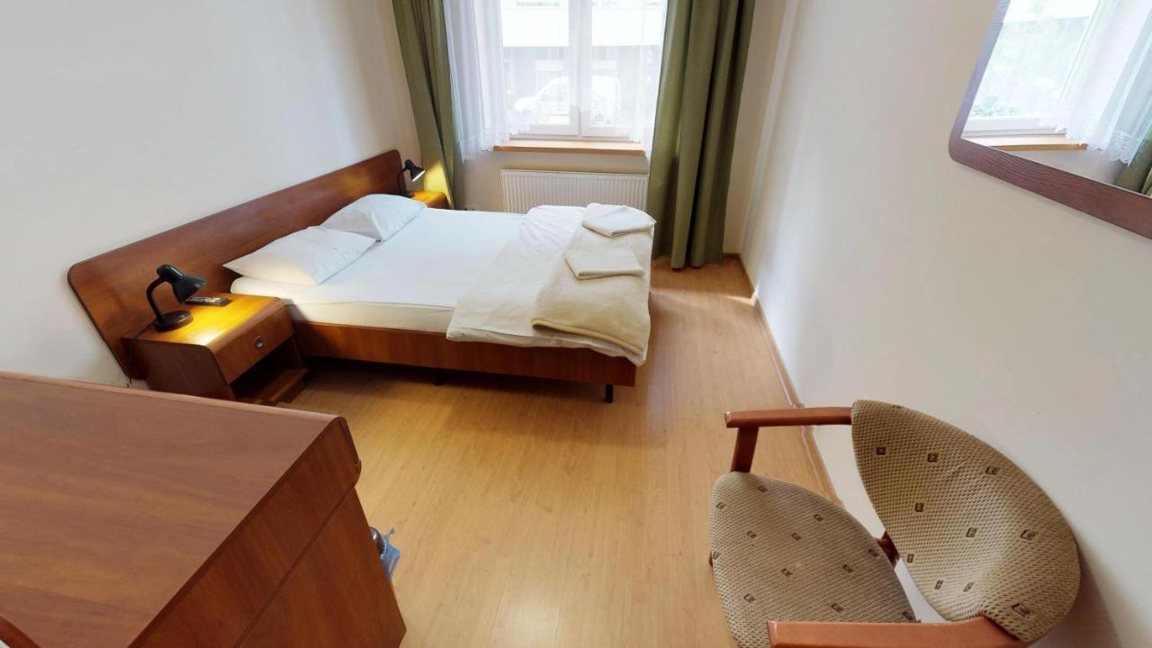 Noclegi Czarna Perla 크라쿠프 외부 사진