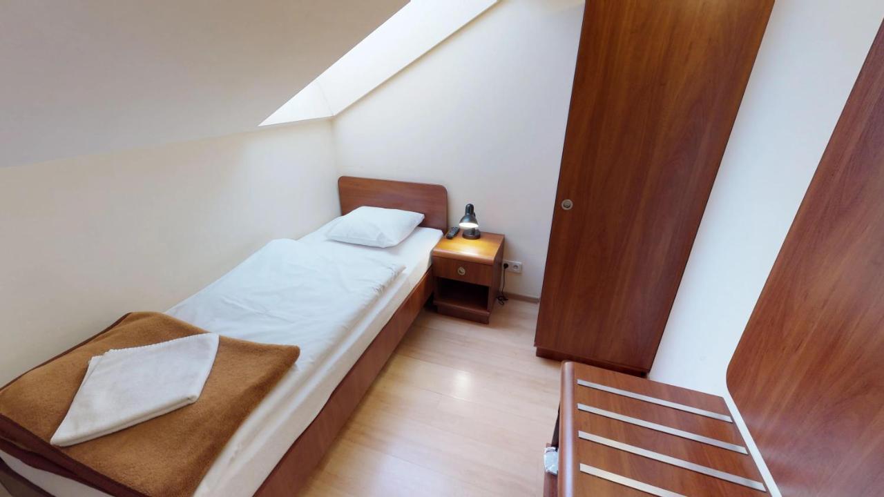 Noclegi Czarna Perla 크라쿠프 외부 사진